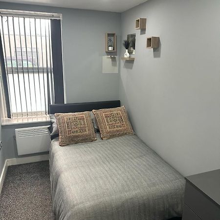 קארדיף 2 Bedroom Flat With Hot Tub מראה חיצוני תמונה