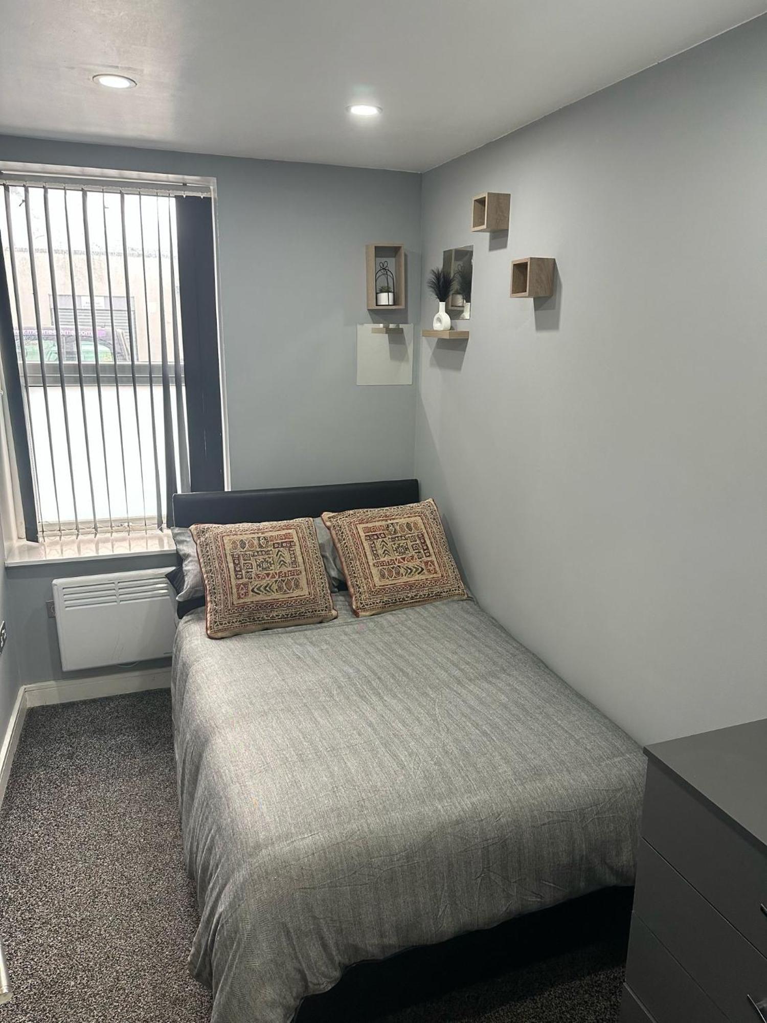 קארדיף 2 Bedroom Flat With Hot Tub מראה חיצוני תמונה